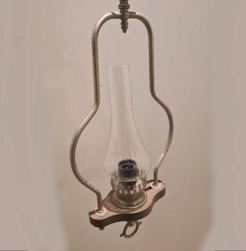 hangende glazen petroleumlamp beschikbaar voor biedingen