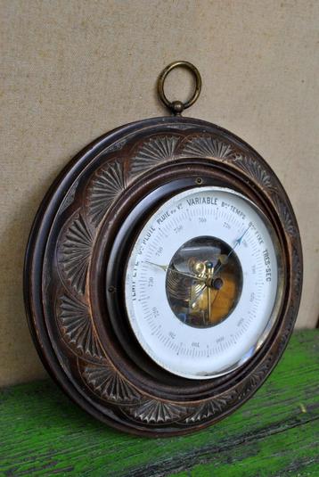 Oude barometer  beschikbaar voor biedingen
