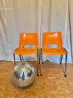 2 oranje Retro kinderstoeltjes 70’s, Ophalen