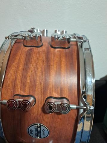 Snare drum - dw dpd 13x7 limited edition, Musique & Instruments, Enlèvement, Comme neuf