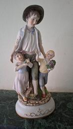 porseleinen beeldjes - koppeltje met kinderen, Antiek en Kunst, Ophalen