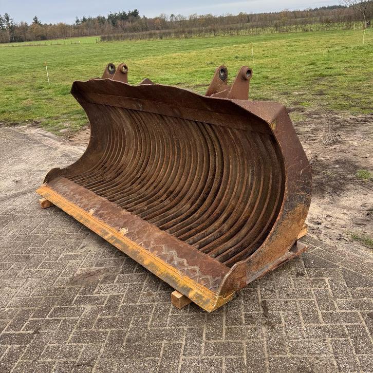 Volvo Euro Puinbak 270cm, Nieuw voorzetmes, Articles professionnels, Machines & Construction | Grues & Excavatrices, Chargeuse sur pneus ou Chouleur