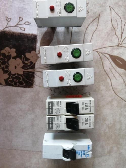 Niko, gardy et divers, Doe-het-zelf en Bouw, Elektriciteit en Kabels, Schakelaar, Ophalen of Verzenden