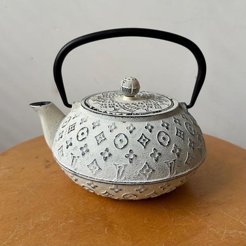 JAPANSE THEEPOT • LOUIS VUITTON, Antiek en Kunst, Antiek | Keramiek en Aardewerk, Ophalen of Verzenden