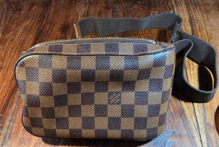 Louis Vuitton Sacoche Geronimos – Damier Ebene - impeccable, Handtassen en Accessoires, Tassen | Schoudertassen, Zo goed als nieuw