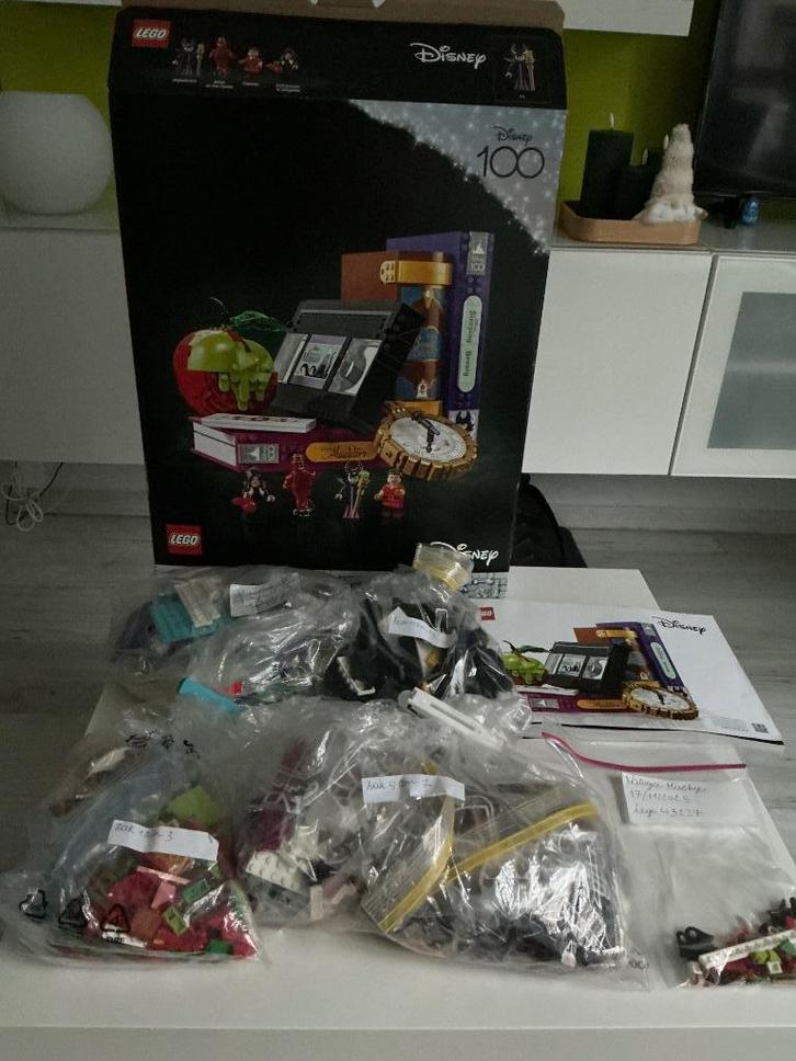 LEGO 43227 Disney Symbolen van beroemde schurken, Enfants & Bébés, Jouets | Duplo & Lego, Comme neuf, Lego, Ensemble complet, Enlèvement