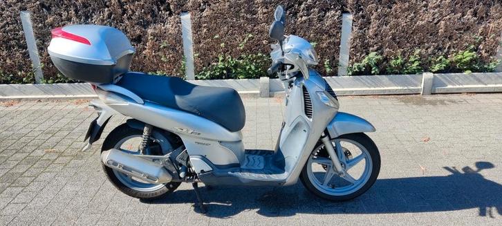 Honda SH 125i 2005, Motoren, Motoren | Honda, Particulier, Scooter, 11 kW of minder, 1 cilinder, Ophalen