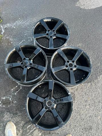 Set van 4 zwarte velgen van 18” beschikbaar voor biedingen