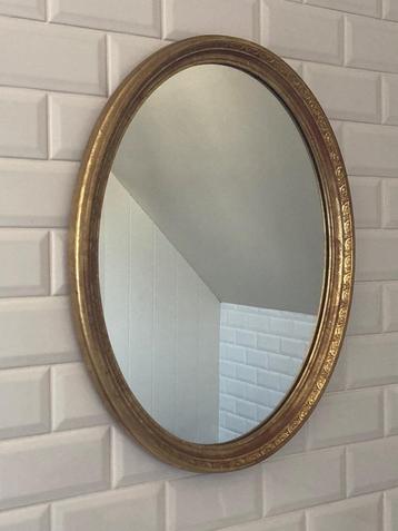 Vintage spiegel beschikbaar voor biedingen