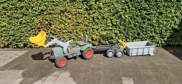 Trap traktor  beschikbaar voor biedingen