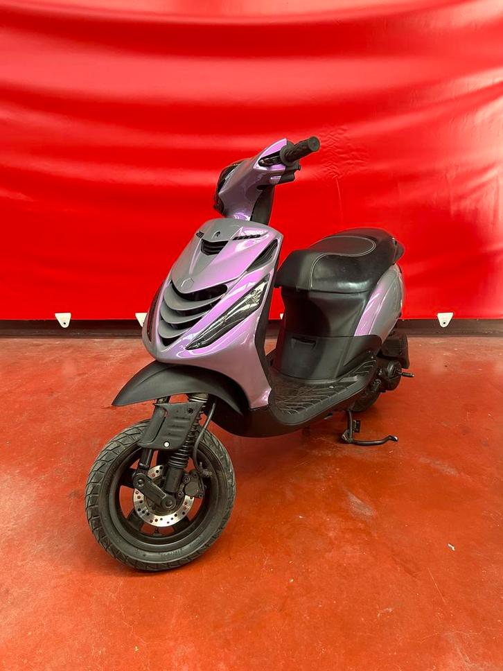 Zip 4t a klasse, Fietsen en Brommers, Scooters | Piaggio, Zo goed als nieuw, Zip, Ophalen