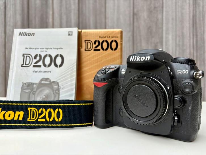 Camera Nikon D200 en MB-D200 battery pack., Audio, Tv en Foto, Fotocamera's Digitaal, Zo goed als nieuw, Spiegelreflex, Nikon