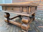 2 eiken bijzettafeltjes, Gebruikt, Rustiek, Vierkant, 55 tot 75 cm