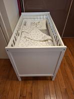 Babybed met matras, donsdeken, kussen en lakentjes, Kinderen en Baby's, Kinderkamer | Complete kinderkamers, Ophalen, Zo goed als nieuw