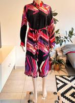 Robe-chemise unique avec un bel imprimé (S/M) neuve, Neuf, Taille 38/40 (M), Enlèvement ou Envoi, Noir