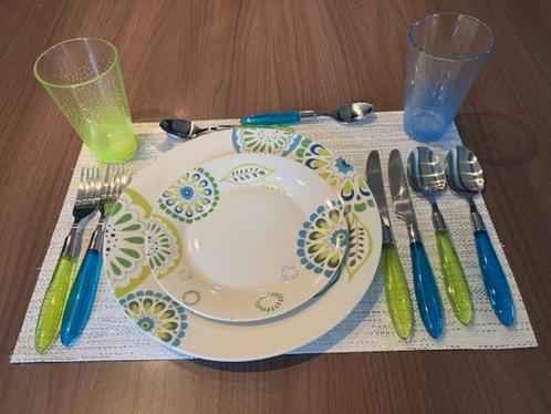 Serviesgoed met 24 couverts, Huis en Inrichting, Keuken | Bestek, Zo goed als nieuw, Bestekset, Vaatwasserbestendig, Ophalen