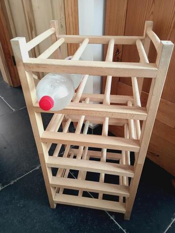 houten flessenrek  18 flessen ( 10 euro) beschikbaar voor biedingen
