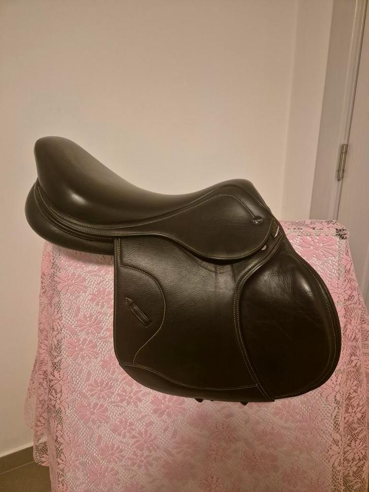 🟢HERZADELD🟢 Ikonic Light springzadel 18", Dieren en Toebehoren, Paarden en Pony's | Zadels, Zo goed als nieuw, Springen, Ophalen of Verzenden