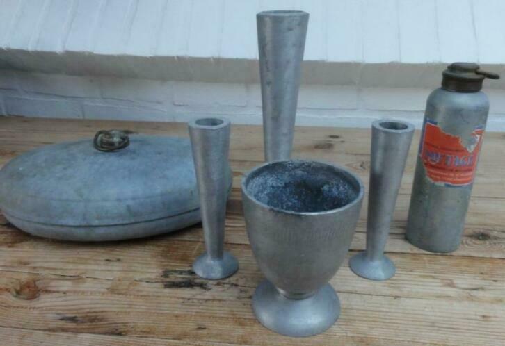 4 Matte/ ruwe aluminium vaasjes, industrieel, Huis en Inrichting, Woonaccessoires | Vazen, Gebruikt, Overige kleuren, Minder dan 50 cm