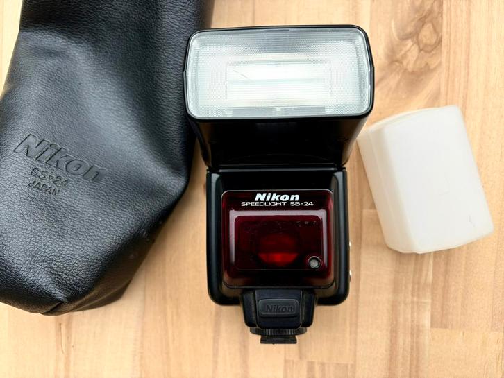 Nikon SB-24 flitser, Nikon SC-17 spiraalkabel en diffuser., Audio, Tv en Foto, Foto | Flitsers, Gebruikt, Nikon, Ophalen of Verzenden