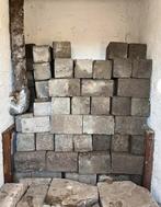 GRATIS Stapel cementstenen en dallen., Doe-het-zelf en Bouw, Metselstenen, Ophalen, Gebruikt, Beton