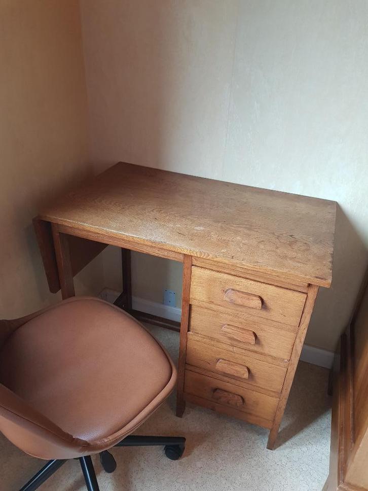 Schattig houten bureautje, Huis en Inrichting, Bureaus, Gebruikt, Bureau, Ophalen