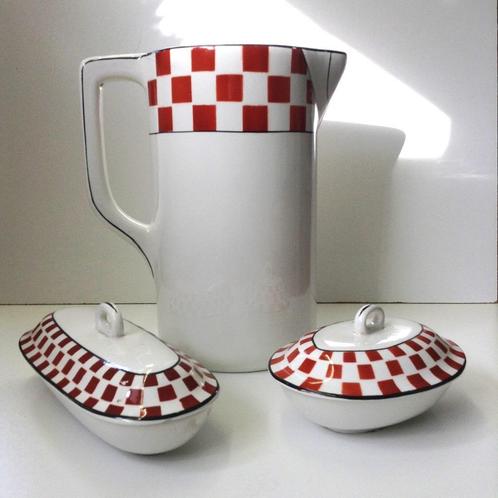 Ensemble de 3 lampes anciennes Nimy Porcelain rouge blanc, Antiquités & Art, Antiquités | Porcelaine, Enlèvement ou Envoi