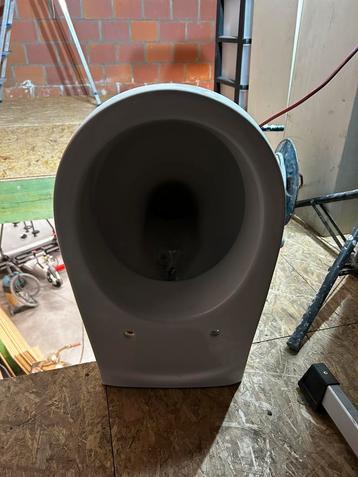 Wc suspendu, Enlèvement, Comme neuf