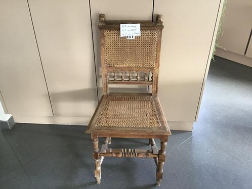 1 antieke stoel voor slechts 10 euro, Antiek en Kunst, Antiek | Meubels | Stoelen en Sofa's, Ophalen