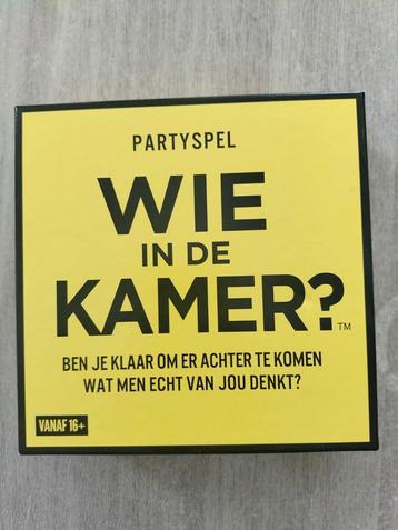 Partyspel / Gezelschapsspel 'Wie in de kamer?' beschikbaar voor biedingen