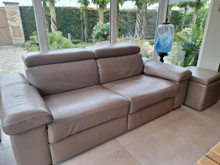 Lederen salon (3 zit relax) en 2 zit + poef, Huis en Inrichting, Zetels | Zetels, Gebruikt, Rechte bank, Vierpersoons of meer
