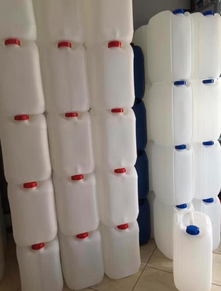 Jerrycans 20–25L – Zo goed als nieuw, Jardin & Terrasse, Barils de pluie, Comme neuf, Enlèvement ou Envoi