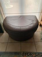 Grote lederen poef, Huis en Inrichting, Zetels | Voetbanken en poefs, Ophalen, Gebruikt