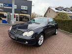 Mercedes-Benz CLK 240 Avantgarde * LEDER * 1 JAAR GARANTIE, Auto's, Mercedes-Benz, 4 zetels, 2597 cc, Blauw, Bedrijf