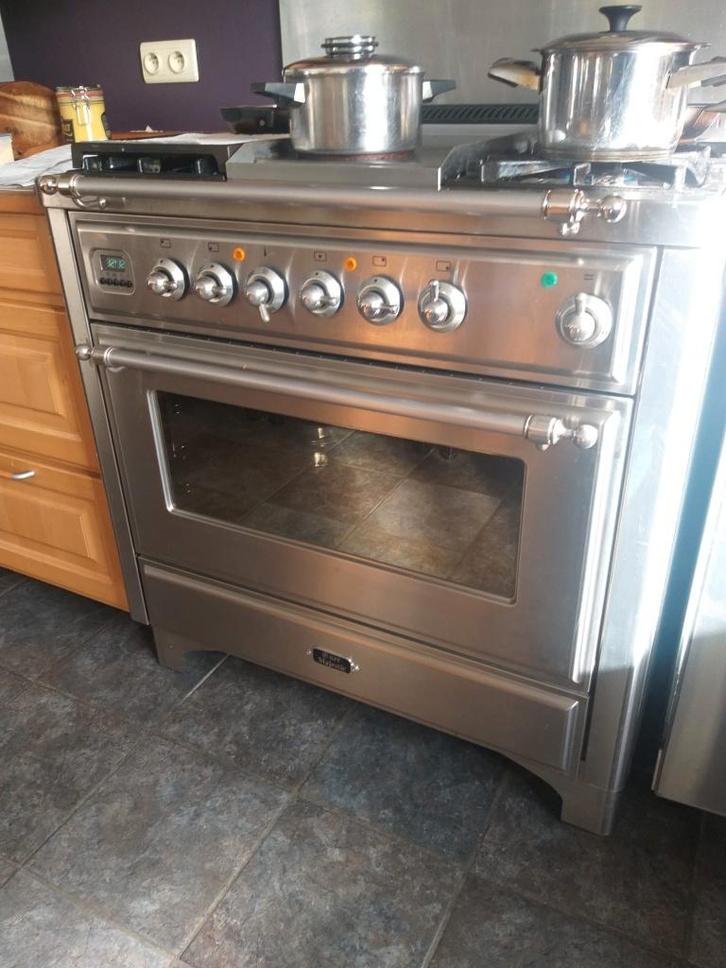 Gasvuur met oven, Elektronische apparatuur, Fornuizen, Gebruikt, Vrijstaand, 5 kookzones of meer, 85 tot 90 cm, 60 cm of meer