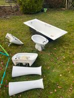 3 tablettes, 2 lavabos + colonnes, 1 bidet et 1 baignoire, Ophalen, Gebruikt