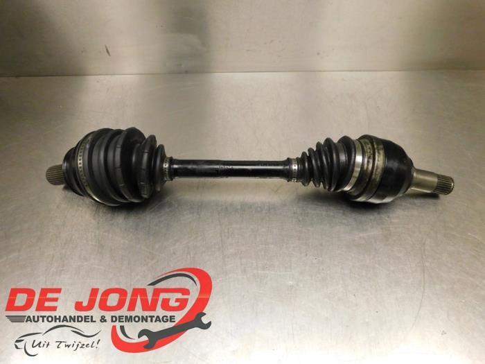 Aandrijfas links-voor van een Mercedes CLA, Auto-onderdelen, Remmen en Aandrijving, Mercedes-Benz, Gebruikt, 3 maanden garantie