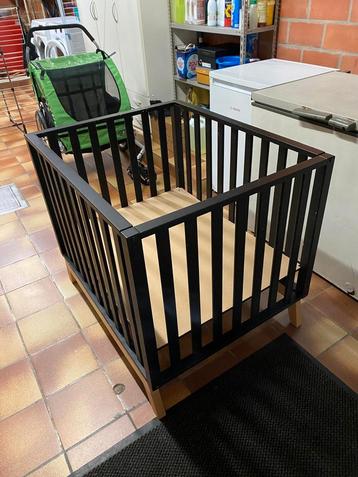 Baby park Quax zwart beschikbaar voor biedingen