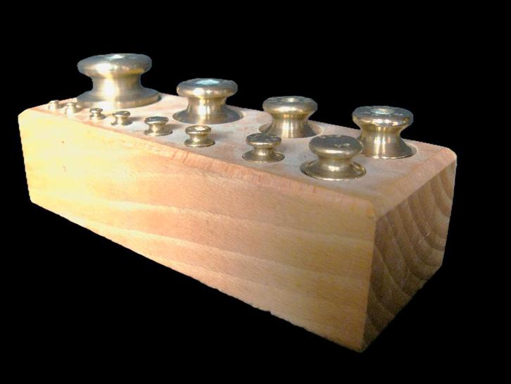 YP78 weegschaalblok met koperen weegschaalgewichten, Antiquités & Art, Antiquités | Bronze & Cuivre, Cuivre, Enlèvement