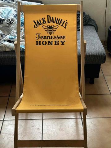 chaises Jack Daniels, Enlèvement, Comme neuf
