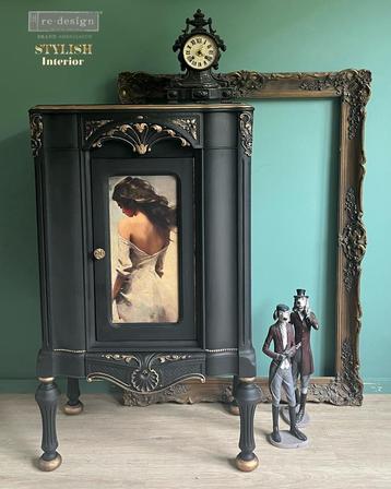 Antieke kast black beauty beschikbaar voor biedingen