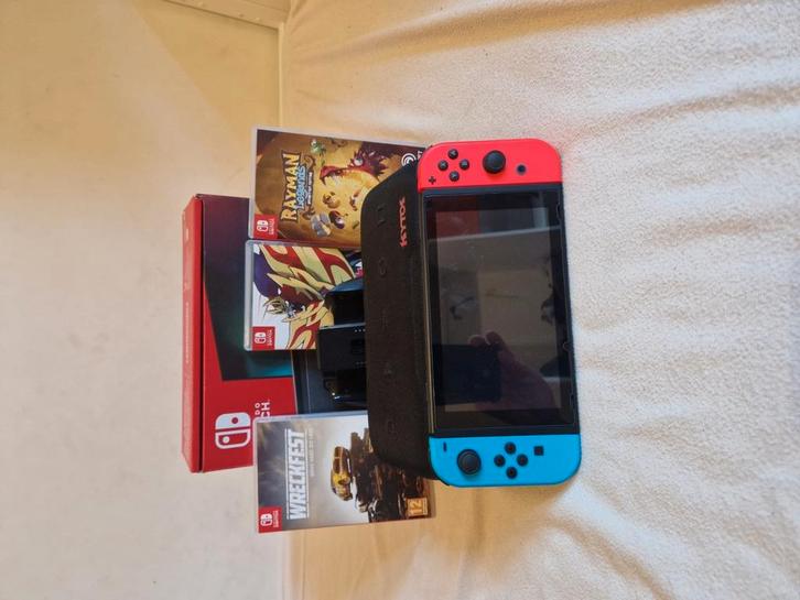 Nintendo switch V2 met spelletjes, Games en Spelcomputers, Spelcomputers | Nintendo Switch, Zo goed als nieuw, Switch 2019 Upgrade