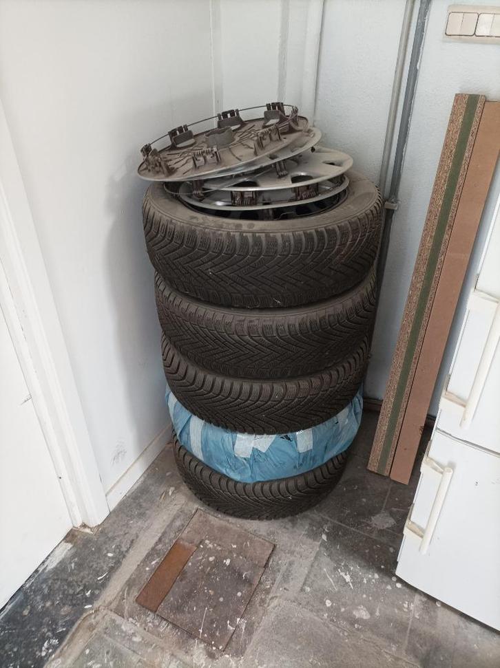 Set van 5 wielen in goede staat 205/55 R16, Auto diversen, Wieldoppen, Zo goed als nieuw, Ophalen of Verzenden