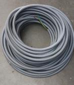 geribbelde buis met 3 x 1,5 mm2 draad in, Ophalen