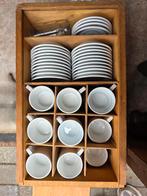 Service [24T, 26B, 26L], Antiek en Kunst, Antiek | Servies compleet, Ophalen