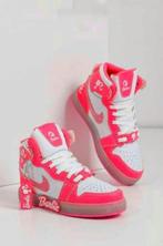 NIKE AIR BARBIE (ENFANTS), Kinderen en Baby's, Kinderkleding | Schoenen en Sokken, Ophalen, Meisje, Schoenen, Nieuw