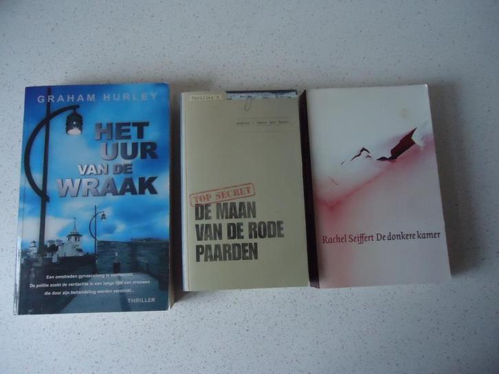 3 Thrillers van "Graham Hurley & James Lee Burke., Boeken, Thrillers, Zo goed als nieuw, Ophalen of Verzenden