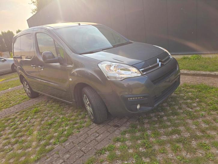 Citroën 1.6LHDI

Année: 2015

Puissance 66KW

., Auto's, Citroën, Bedrijf, Berlingo, Achteruitrijcamera, Adaptieve lichten, Diesel