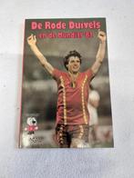 livre The Red Devils Mundial '82, Collections, Enlèvement ou Envoi, Comme neuf, Livre ou Revue