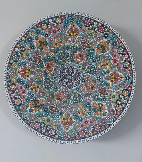 Decorative Pottery Plate Hand-Painted with Persian Minakari, Antiek en Kunst, Antiek | Bestek, Ophalen